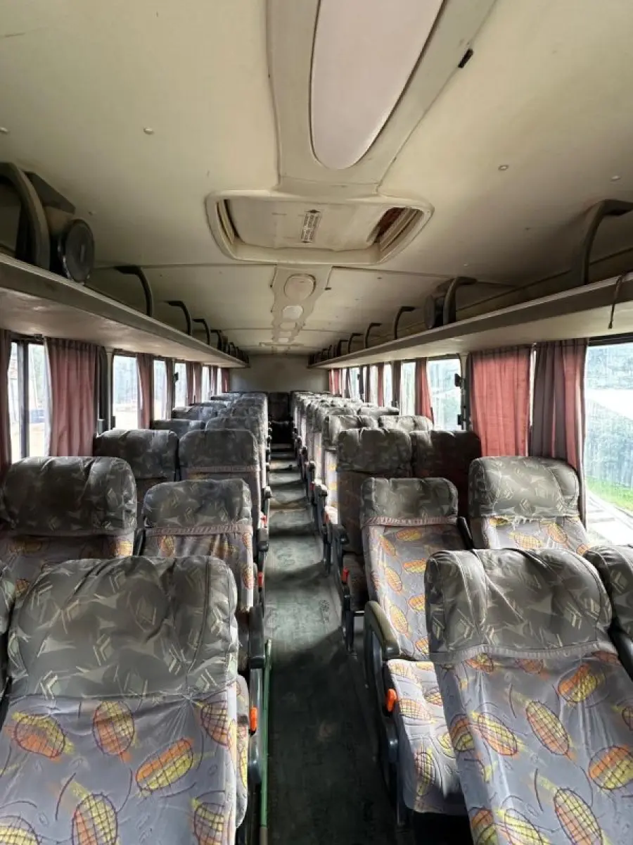 LOTE 006 - Ônibus Volkswagen Comil/Versatile 17-210 - ano/mod. 2002