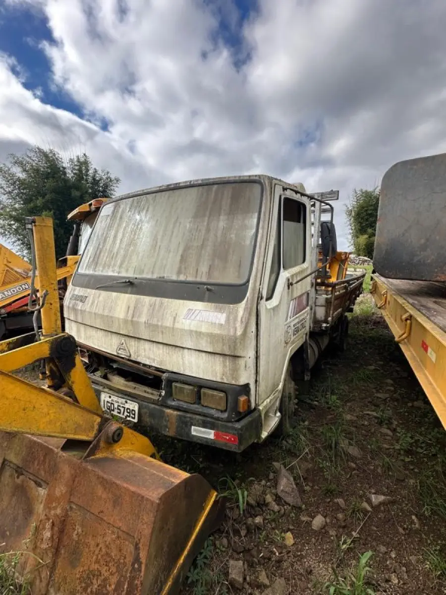 LOTE 004 - Caminhão Agrale 1600 D-RD diesel - ano 87