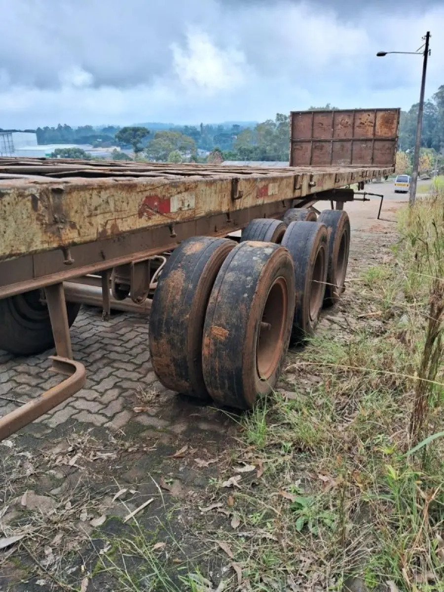 LOTE 004 - REBOQUE REB/RANDON SR GR TR - ano/modelo 1993/1993