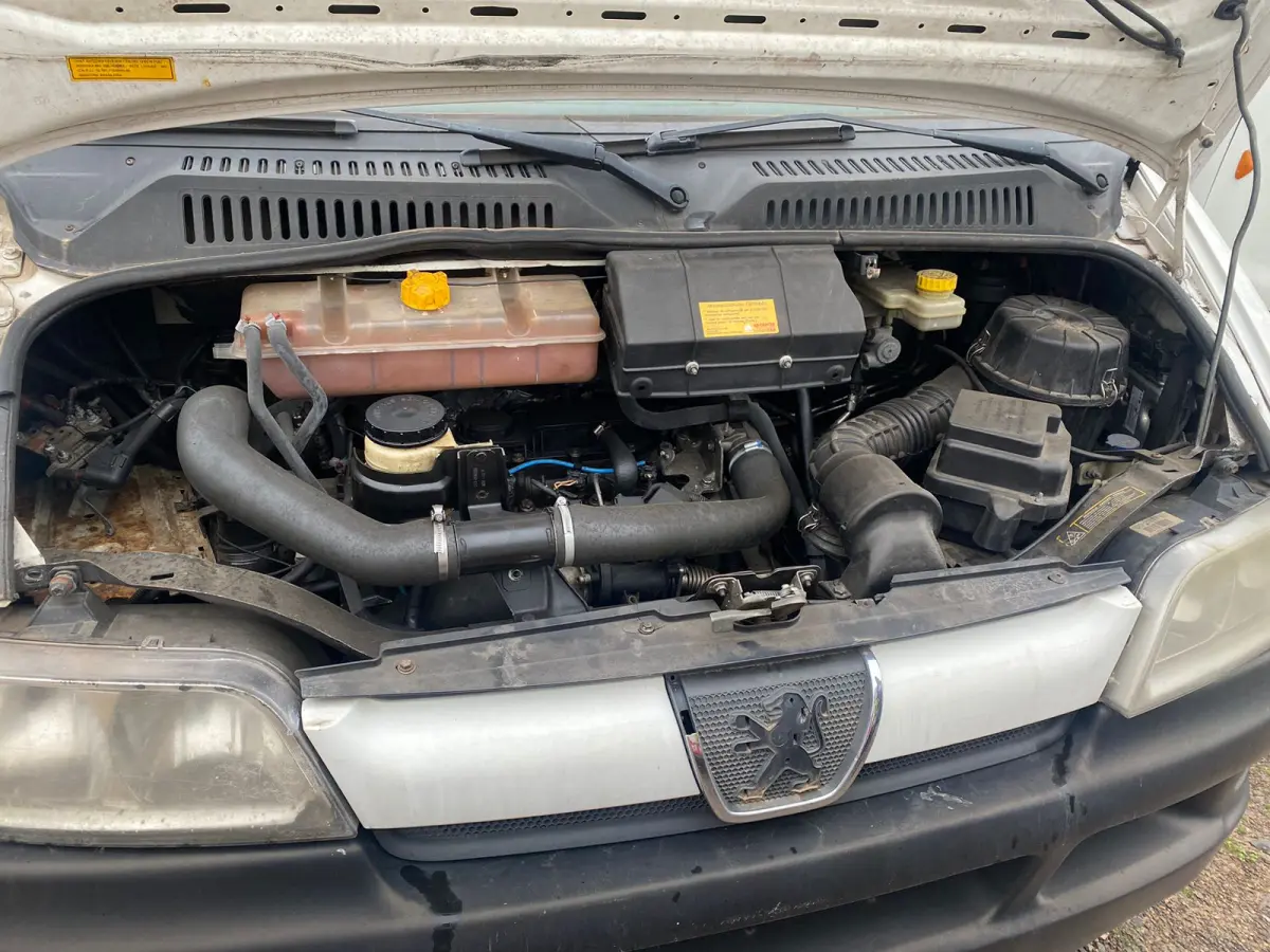 LOTE 001 - Ambulância PEUGEOT/BOXER, ano 2012/2013.