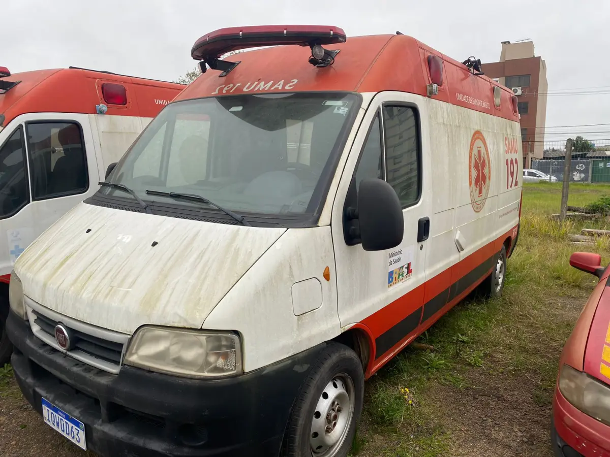 LOTE 006 - Ambulância FIAT/ DUCATO MC. Fabricação/Modelo: 2010/2011