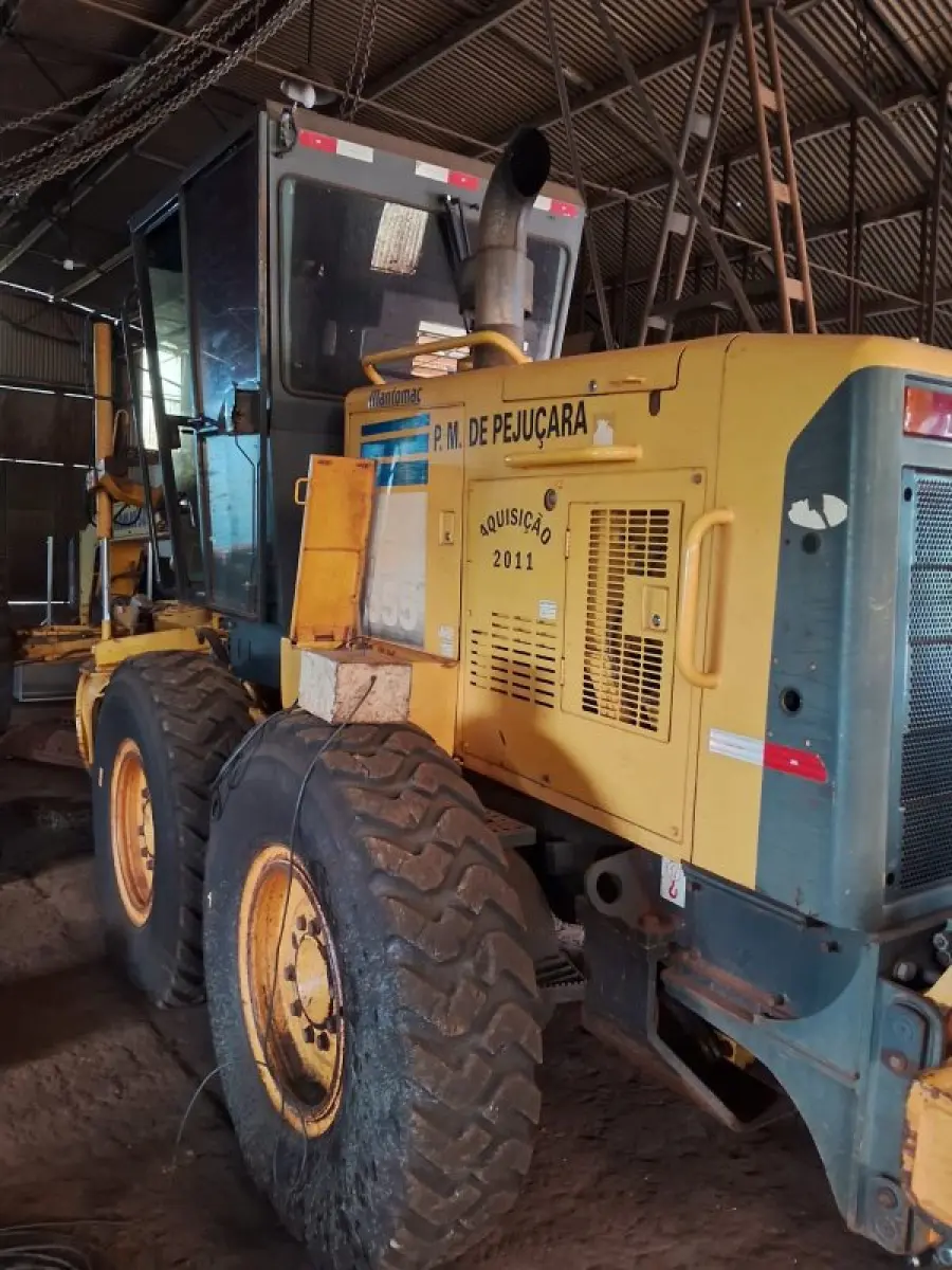 LOTE 006 - Motoniveladora Komat’su ano/modelo 2011, modelo GD555-3, motor diesel