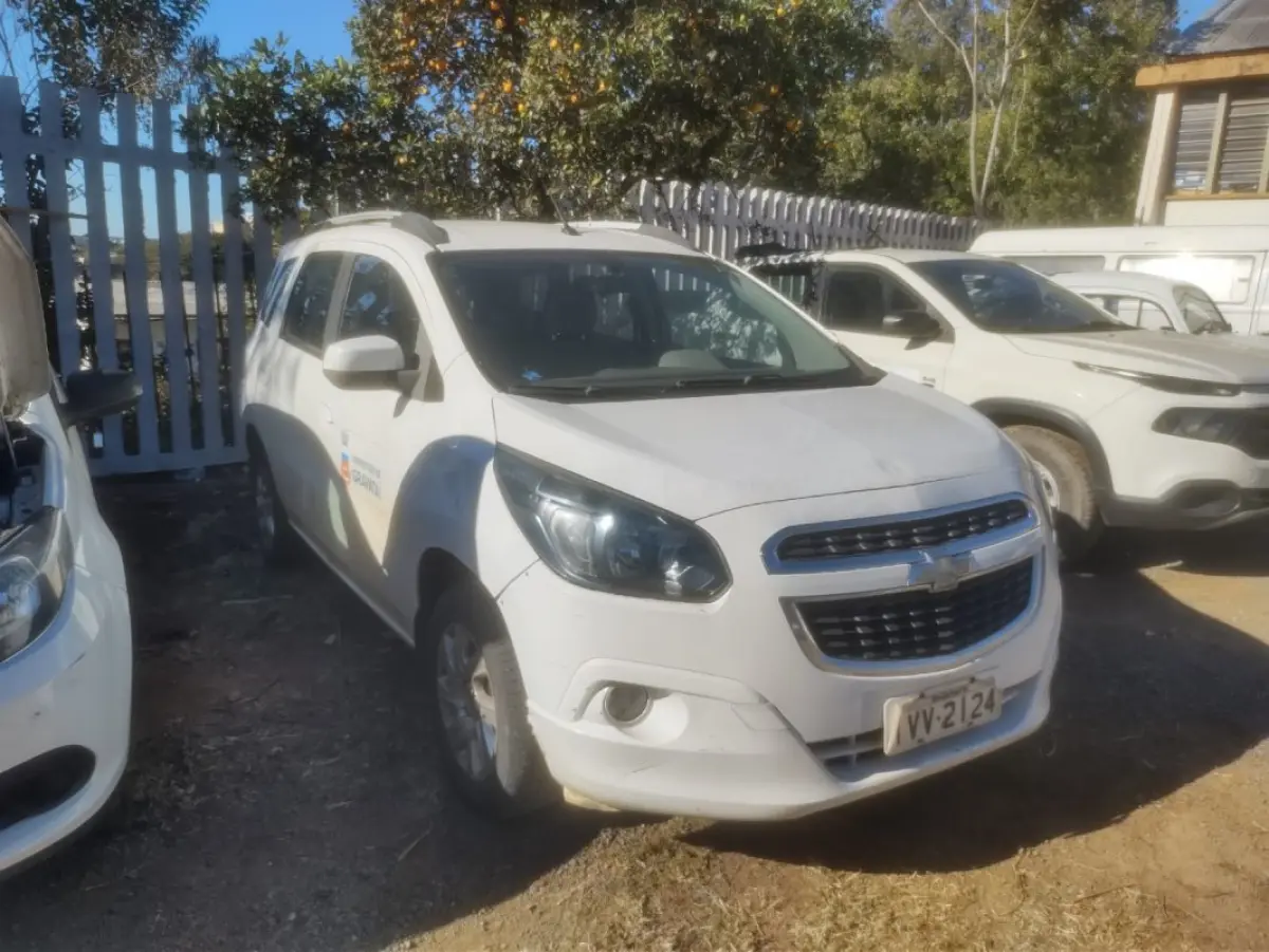 LOTE 001 - CHEVROLET/ SPIN, ano 2014/2015