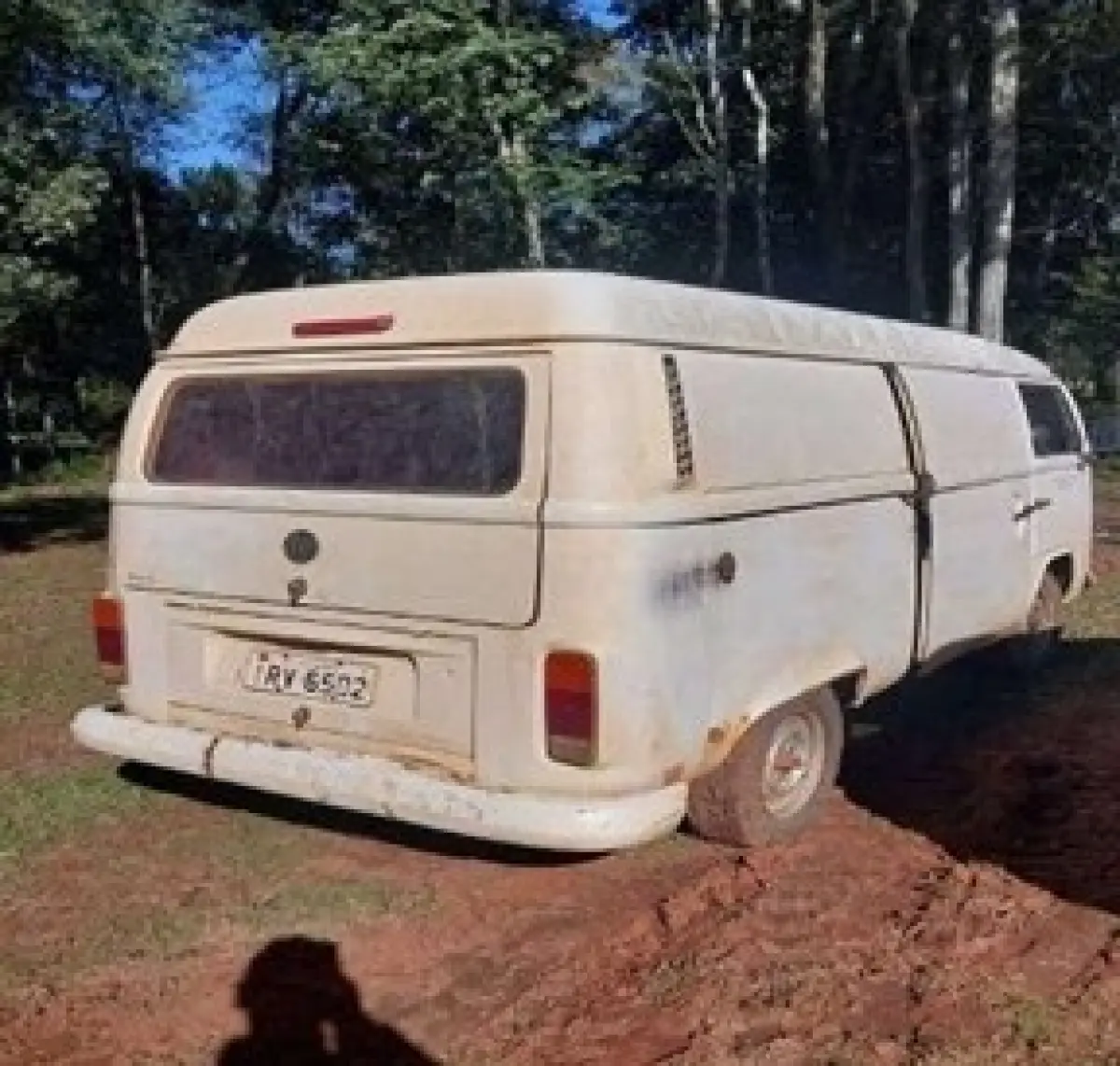LOTE 011 - KOMBI FURGÃO, ANO 2011
