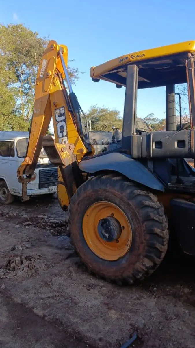LOTE 021 - RETROESCAVADEIRA JCB ANO 2015
