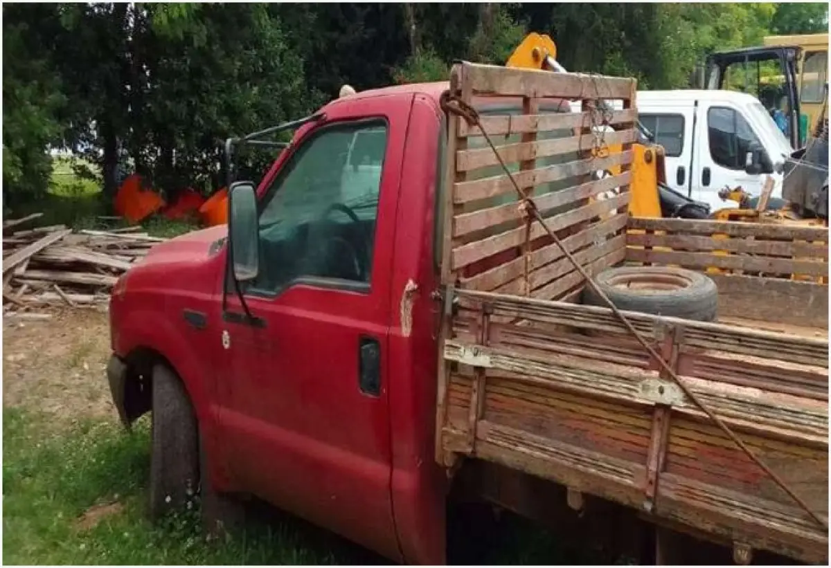 LOTE 019 - FORD F350 ANO 2000