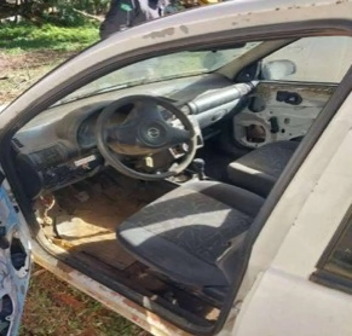 LOTE 010 - CORSA SUPER ANO 2001/2001