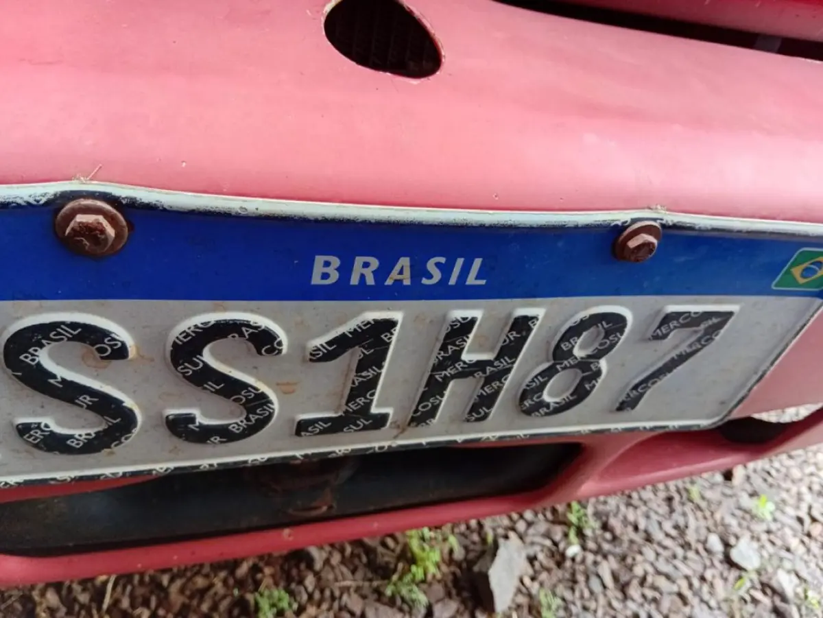 LOTE 001 - Caminhão Mercedes Benz 710, ano 2011