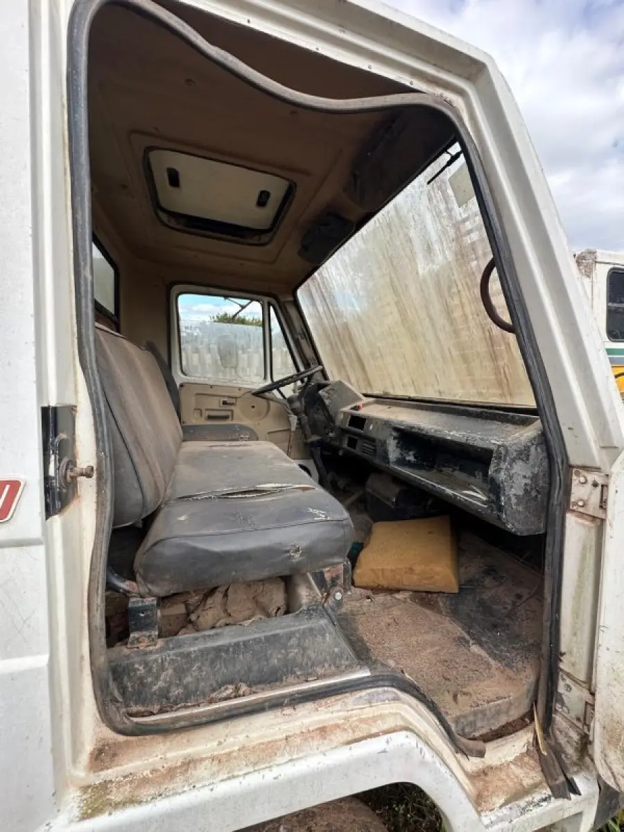 LOTE 004 - Caminhão Agrale 1600 D-RD diesel - ano 87