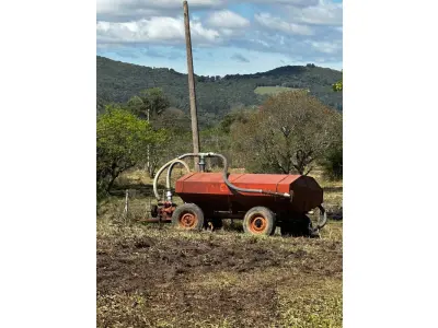 Tanque de sucção com bomba