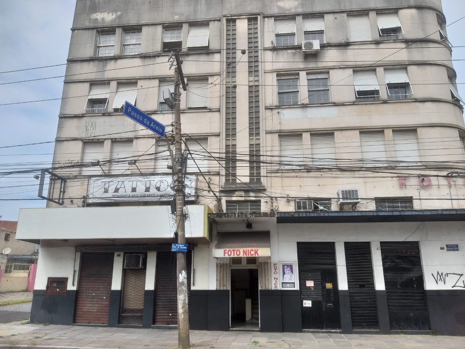 Escritório n° 21 - Av. Brasiliano de Moraes, nº 39 - Porto Alegre/RS, localizado em Porto Alegre - RS