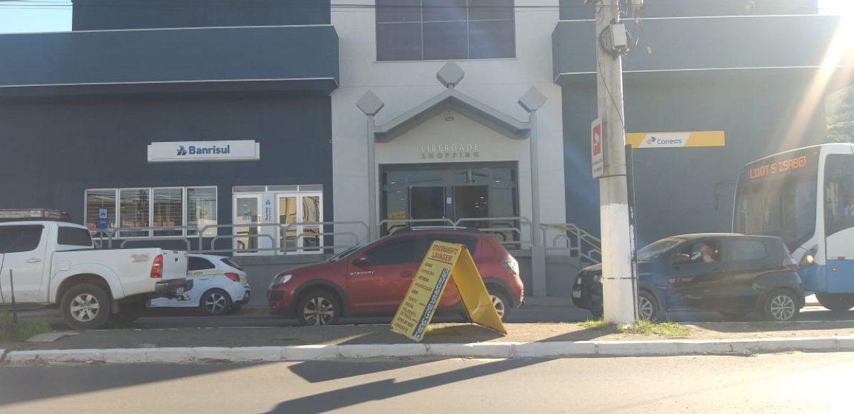 Viamão/rs - Loja Nº 23, No Shopping Liberdade - Av. Liberdade, Nº 2282, localizado em Viamão - RS