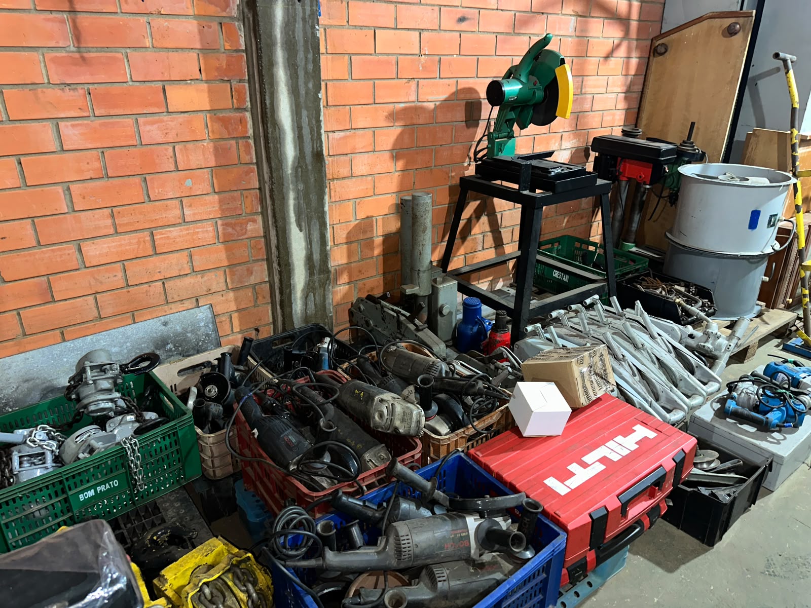 Alienação por Iniciativa Particular - Maquinas e Equipamentos  Diversos