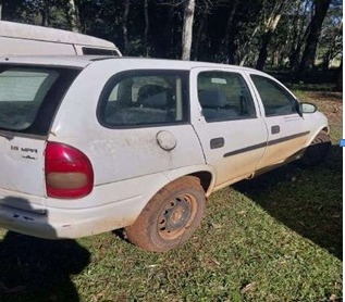 LOTE 010 - CORSA SUPER ANO 2001
